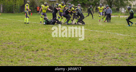 Fußballspieler in Aktion während der Partie Stockfoto