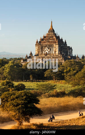 Stock Foto - Myanmar Sunrise in Bagan Stockfoto