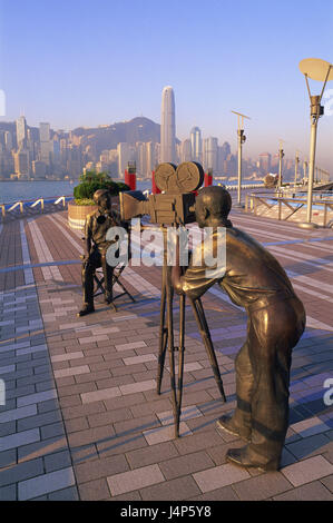 China, Hong Kong, Kowloon, Avenue des des Glaukoms, bronze-Statuen, Kameramann, Regisseur, Asien, Stadt, Stadt, Weltstadt, Metropole, Skyline, Uferpromenade, Reisen, Ort von Interesse, Kunst, Filmindustrie, Film, Statuen, bronze, im Außenbereich Stockfoto