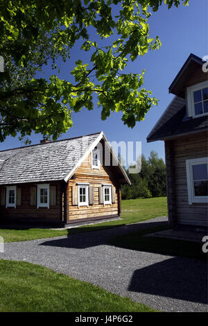 Litauen, Region Vilnius, Holzhäuser, Weg, Stockfoto