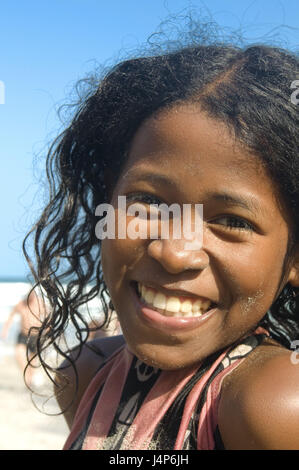 Madagaskar, Fort Dauphin, Mädchen, Lächeln, Porträt, kein Model-Release, Stockfoto