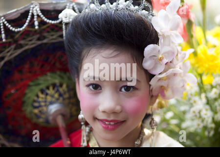 Thailand, Chiang Mai, Chiang kann Festival Blumenkorso, Mädchen, festlich, Anzeige Bildschirm, Porträt, Stockfoto
