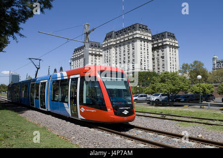 Argentinien, Buenos Aires, Teil von Stadt von Puerto Madero, Straßenbahn, Stockfoto