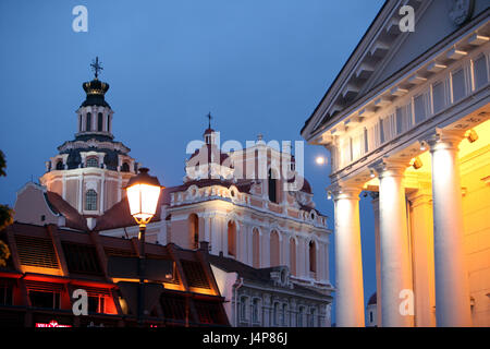 Litauen, Vilnius, Altstadt, historische Rathaus, St. Kasimir Kirche, Detail, Abend, Stockfoto