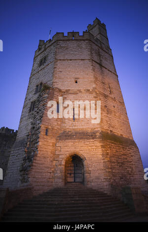 Wales, Gwynedd, Caernarfon Castle, Dämmerung, Stockfoto