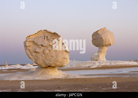 Morgen-Stimmung im Nationalpark Weiße Wüste, Ägypten, libysche Wüste, Stockfoto