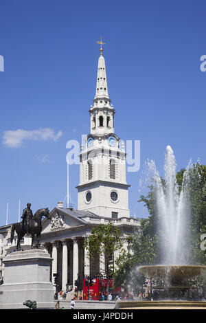 Großbritannien, England, London, Trafalgar Square, Kirche St. Martin-in-the-Field, Reiterstandbild, Brunnen, Stockfoto