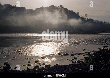 Costa Rica, Bribri, Rio Sixaola, Sonnenaufgang, Nebel, Stockfoto