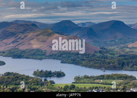 Derwent Water und Katze Glocken, gesehen von Latrigg, in der Nähe von Keswick, Lake District, Cumbria Stockfoto