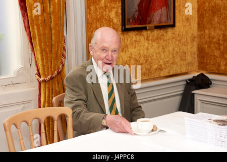 Edward Enfield in den Oldie literarische Mittagessen 09-05-17 Stockfoto