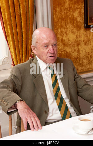 Edward Enfield in den Oldie literarische Mittagessen 09-05-17 Stockfoto