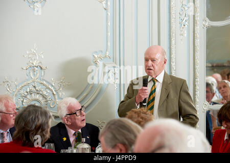 Edward Enfield in den Oldie literarische Mittagessen 09-05-17 Stockfoto