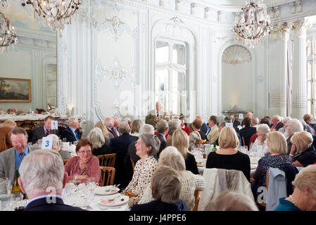 Edward Enfield in den Oldie literarische Mittagessen 09-05-17 Stockfoto