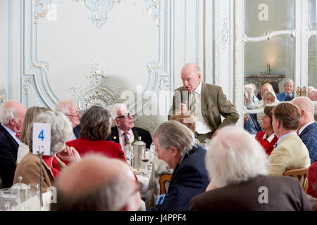 Edward Enfield in den Oldie literarische Mittagessen 09-05-17 Stockfoto