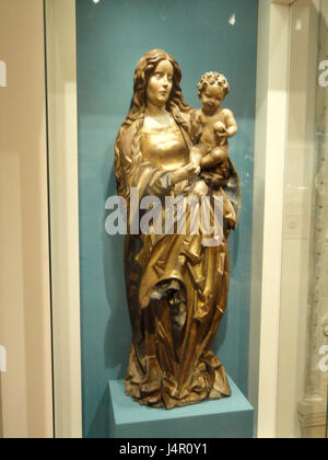 Das um 1520 in Deutschland entstandene Kunstwerk „Jungfrau und Kind“ ist eine religiöse Darstellung der Jungfrau Maria und des Christkindes. Es ist ein typisches Beispiel für die hingebungsvolle Kunst dieser Zeit, die die Ehrfurcht gegenüber christlichen Subjekten in der europäischen Kunst zeigt. Stockfoto