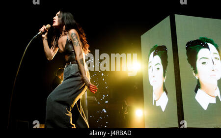 Venaria Reale, Italien. 13. Mai 2017.  Die italienische Sängerin Levante (Claudia Lagona) führt am Teatro della Concordia Credit: Alberto Gandolfo/Alamy Live News Stockfoto