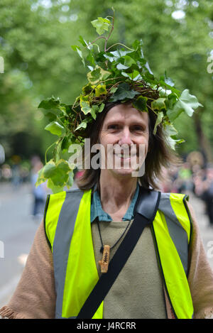 Russell Square, London, UK. 14. Mai 2017. Heiden auf ihrer jährlichen Pagan Pride parade nahe Russell Square in London. Bildnachweis: Matthew Chattle/Alamy Live-Nachrichten Stockfoto