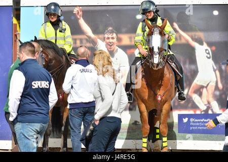 White Hart Lane, London, UK. 14. Mai 2017. Tottenham Hotspur zu ihrem letzten Heimspiel an der White Hart Lane gegen Manchester United spielen. Bildnachweis: Matthew Chattle/Alamy Live-Nachrichten Stockfoto