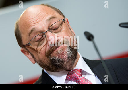 Berlin, Deutschland. 14. Mai 2017. SPD-Chef Martin Schulz anlässlich der SPD für die Wahl in der Parteizentrale in Berlin, Deutschland, 14. Mai 2017. Foto: Bernd von Jutrczenka/Dpa/Alamy Live News Stockfoto