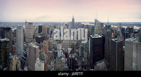 USA, New York City, Midtown, Manhattan, Blick auf die Stadt, Hochhäuser, Stockfoto