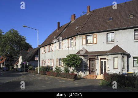 Deutschland, Duisburg, Ruhr Bereich, North Rhine-Westphalia, Duisburg-Rheinhausen-Hochemmerich, Duisburg-Rheinhausen, Margarethensiedlung, Gartenstadt, Wohnhäuser in der Atroper Straße, Stockfoto