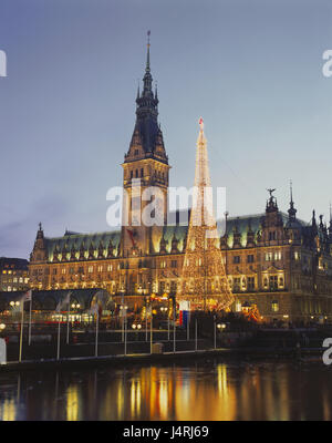 Deutschland, Hamburg, Rathaus, Weihnachtsmarkt, Beleuchtung, Abend, Norddeutschland, Hansestadt, Rathausplatz, Rathaus, Struktur, Architektur, Ort von Interesse, Weihnachtsbeleuchtung, Dekoration, Weihnachten, Weihnachten, Winter, tuning, Kerze beleuchtet Rallyes, Stockfoto