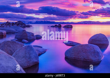 Schöne Alpine Lake Tahoe in Kalifornien Stockfoto