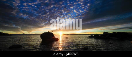 Schöne Alpine Lake Tahoe in Kalifornien Stockfoto