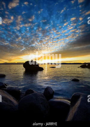 Schöne Alpine Lake Tahoe in Kalifornien Stockfoto