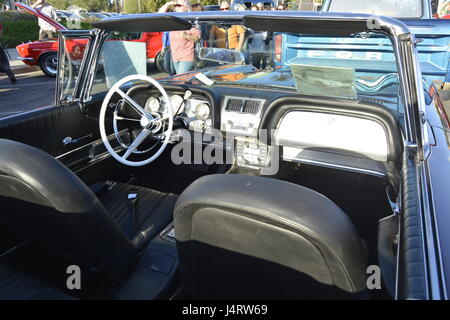 1957 Chevy, Chevrolet, schwarz Bel Air bei Kleinstadt Haupt Straße Auto-show Stockfoto