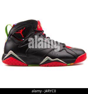 Nike Air Jordan 7 Retro - 304775-029 Stockfoto