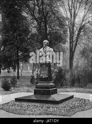 Eine Gedenkstätte für Friedrich von Bodenstedt in Wiesbaden. Bodenstedt war ein renommierter deutscher Dichter, Übersetzer und Autor, der vor allem für seine Arbeiten zur persischen Literatur und seine Übersetzungen der Werke Hafiz bekannt war. Stockfoto
