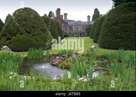 Gwydyr schloss, llanwrst, North Wales, UK mit Inhaber Peter welford & Judy Corbett und zeigt die getäfelten Speisesaal von William Randolph Hearst gekauft Stockfoto