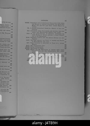 Band 4 von *die Schriften von Charles Dickens* enthält eine Sammlung von Dickens’ literarischen Werken, die sich auf die kreativen Beiträge des Autors zur Literatur des 19. Jahrhunderts konzentriert. Der Band präsentiert eine umfassende Auswahl seiner Geschichten, die seinen sozialen Kommentar, seine Charakterentwicklung und seinen innovativen Erzählstil hervorheben. Stockfoto