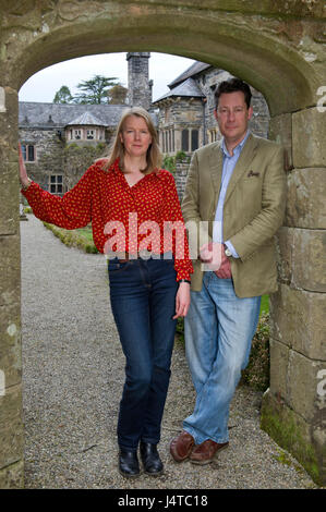 Gwydyr schloss, llanwrst, North Wales, UK mit Inhaber Peter welford & Judy Corbett und zeigt die getäfelten Speisesaal von William Randolph Hearst gekauft Stockfoto