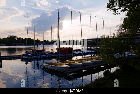 Löwenbastion am Maschsee, Hannover. Skulpturen am Maschsee Hannover. Stockfoto