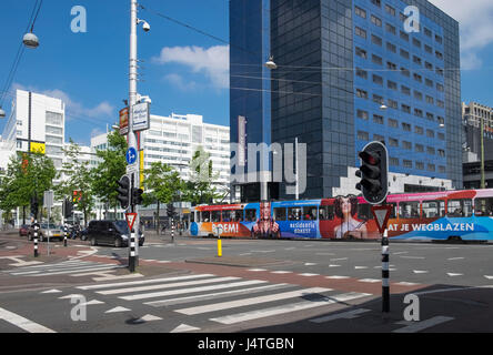 Beispiele für moderne Architekturdesign in zentralen Den Haag (den Haag), den Niederlanden gesehen. Stockfoto