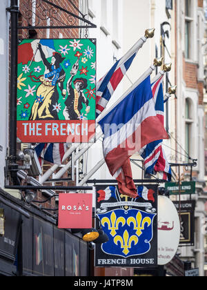 Die berühmten French House, 49 Dean Street, Soho, London, berühmt als ein Treffpunkt von Künstlern und Schriftstellern. Stockfoto