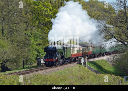 Flying Scotsman, BR 60103, (zuvor LNER 4472) 4-6-2 Pacific Dampflok schleppen historischen Zug auf Besuch in Bluebell Railway, West Sussex Stockfoto