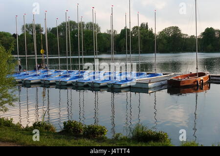 Löwenbastion am Maschsee, Hannover. Skulpturen am Maschsee Hannover. Stockfoto