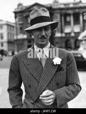 Ein Foto von Walt Disney aus dem Jahr 1935, das den berühmten amerikanischen Filmproduzenten und Unternehmer zeigt. Disney war bekannt für die Schaffung eines der einflussreichsten Unterhaltungsreiche der Geschichte, darunter Figuren wie Mickey Mouse und Disney World. Stockfoto