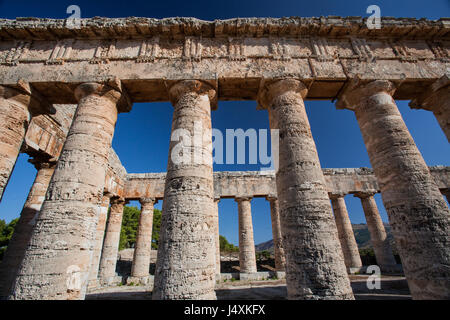 Die ursprünglichen Spalten von Segesta, Sizilien Stockfoto