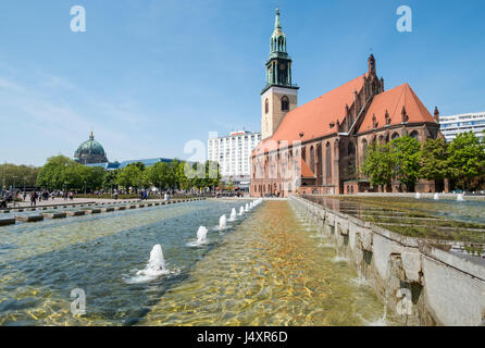 St. Marienkirche am Alexanderplatz, Berlin, Deutschland Stockfoto