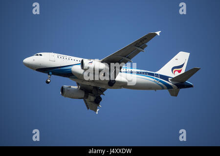 CHIANG MAI, THAILAND-29. April 2017: HS-PPN A319-100 der Bangkok Airway. Landung in Chiangmai Flughafen von Samui. Stockfoto