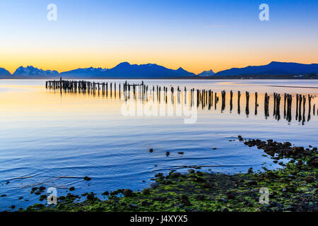 Puerto Natales in Patagonien, Chile. Alten Dock in Almirante Montt Golf. Stockfoto