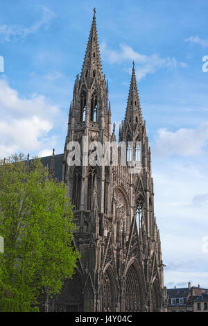 Kirche von St. Ouen, Rouen, Normandie, Frankreich, Europa. Alte große gotische römisch-katholische Kirche. Schöne Architektur Europas. Abteikirche Saint-Ouen. Stockfoto