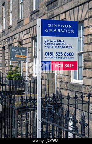 Immobilienmakler in Edinburgh unterzeichnet "georgianischen Neustadt. Stockfoto