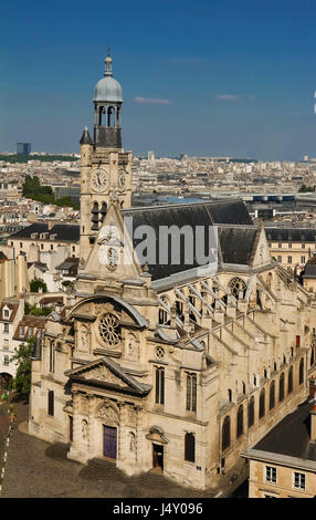 Saint Etienne du Mont ist eine Kirche in Paris, Frankreich, befindet sich auf der Montagne St. Genevieve in der Nähe der Pantheon.It enthält den Schrein von St. Genevi Stockfoto