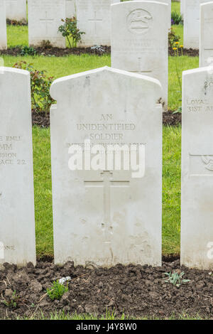 Erquinghem Lys Militärfriedhof an der Somme Schlachtfeld Norden Frankreichs mit dem Grab eines unbekannten russischen Soldaten Stockfoto