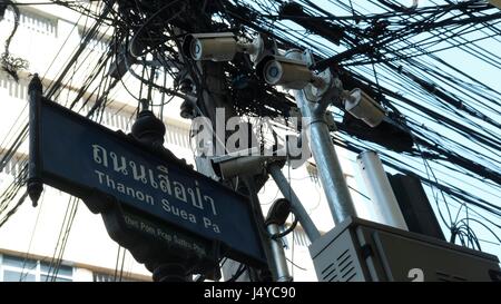 Bürgersteig-Flohmarkt am Thanon Suea Pa Chinatown Bangkok Thailand Stockfoto